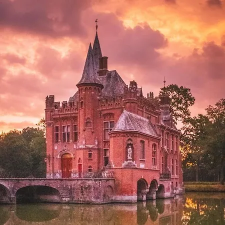 Castle Ten Berghe Chateau * Brugge